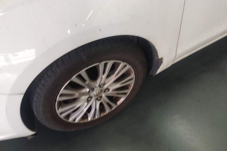 Used Buick GT 2016 15N Automatic Elite Edition Left Front Wheel Hub