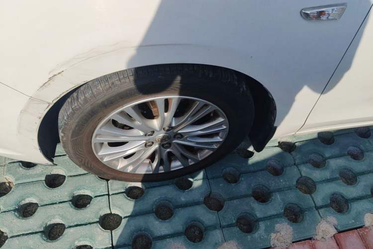 Used Buick GT 2016 15N Automatic Luxury Edition Left Front Wheel Hub
