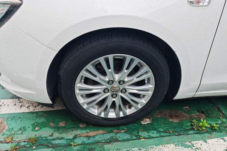 Used Buick GT 2016 15N Automatic Elite Edition Left Front Wheel Hub
