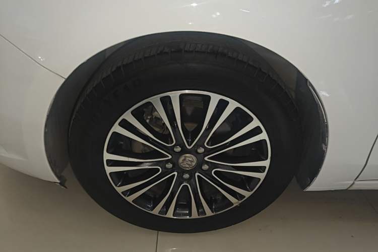 Used Buick GT 2016 18T Dual-Clutch Luxury Model Left Front Wheel Hub