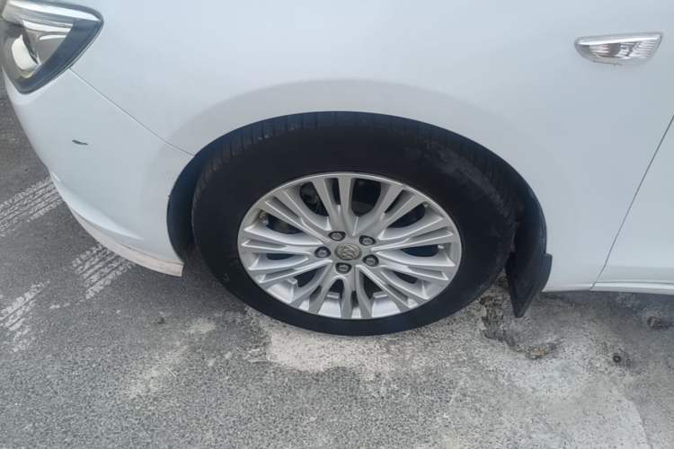 Used Buick GT 2016 15N Manual Elite Edition Left Front Wheel Hub