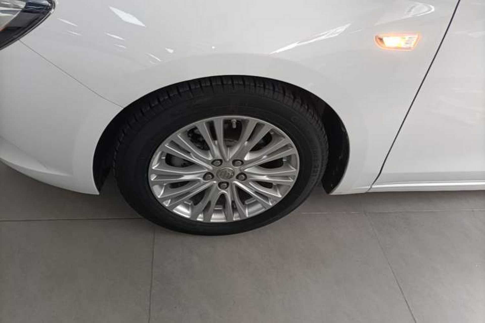 Used Buick GT 2016 15N Automatic Elite Edition Left Front Wheel Hub