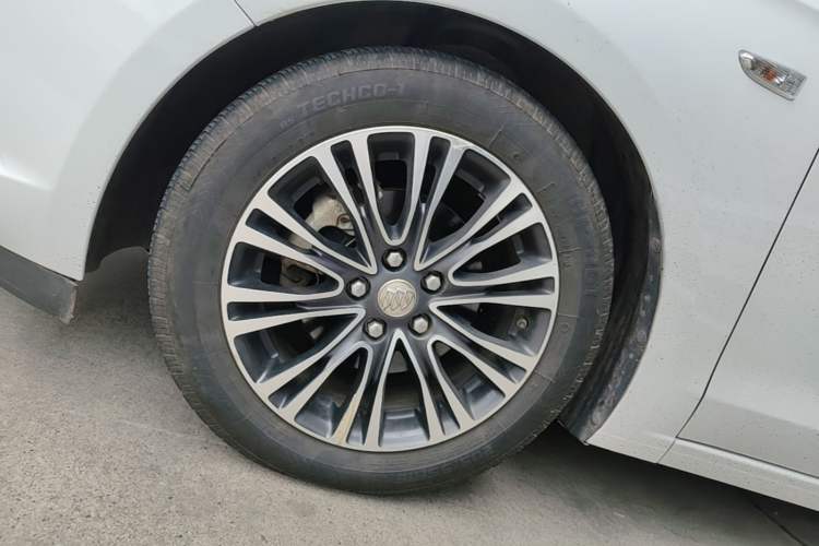 Used Buick GT 2016 18T Dual-Clutch Elite Model Left Front Wheel Hub