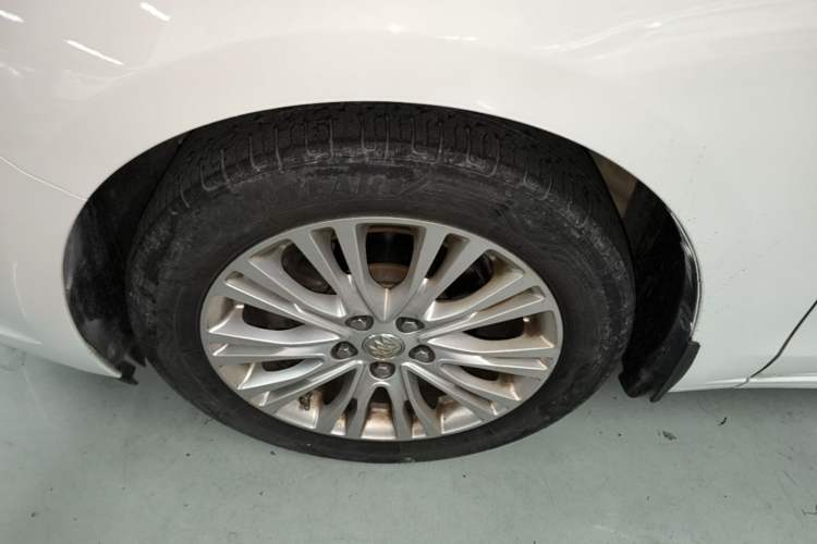 Used Buick GT 2016 15N Automatic Elite Edition Left Front Wheel Hub