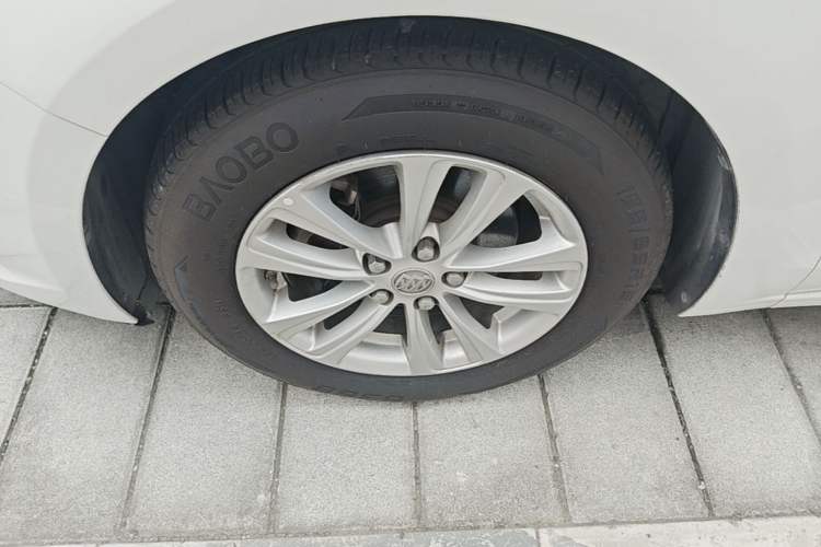 Used Buick GT 2016 15N Automatic Entry-Level Trim Left Front Wheel Hub