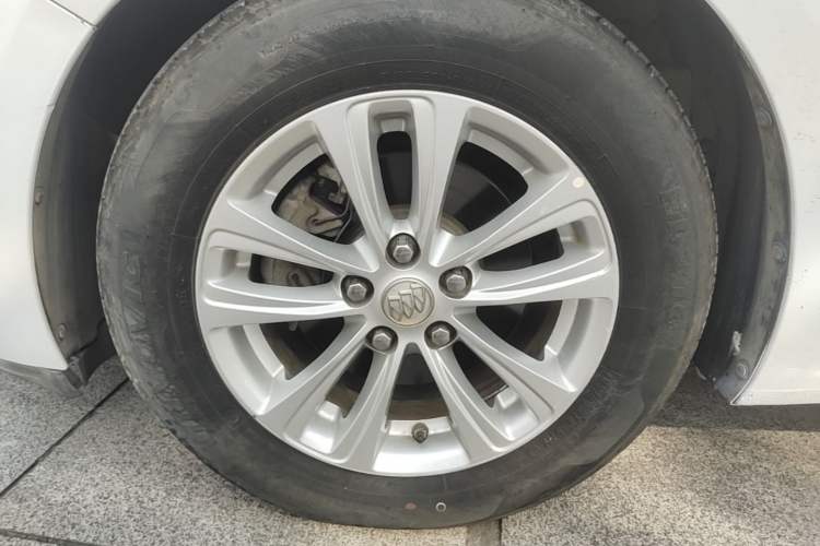 Used Buick GT 2016 15N Automatic Entry-Level Trim Left Front Wheel Hub