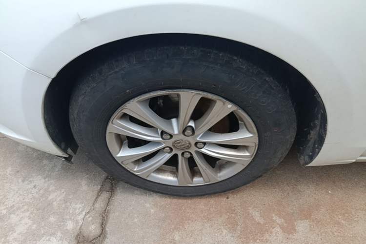 Used Buick GT 2016 15N Automatic Entry-Level Trim Left Front Wheel Hub