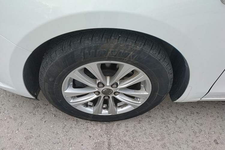 Used Buick GT 2016 15N Automatic Entry-Level Trim Left Front Wheel Hub