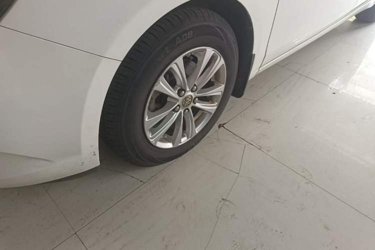 Used Buick GT 2016 15N Automatic Entry-Level Trim Left Front Wheel Hub