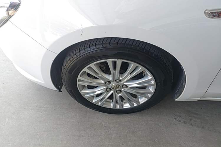 Used Buick GT 2016 15N Automatic Elite Edition Left Front Wheel Hub