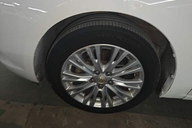 Used Buick GT 2016 15N Automatic Elite Edition Left Front Wheel Hub