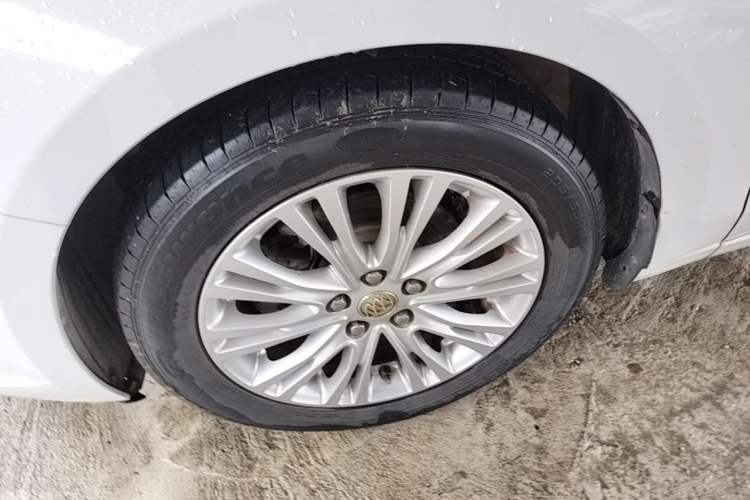 Used Buick GT 2016 15N Automatic Elite Edition Left Front Wheel Hub