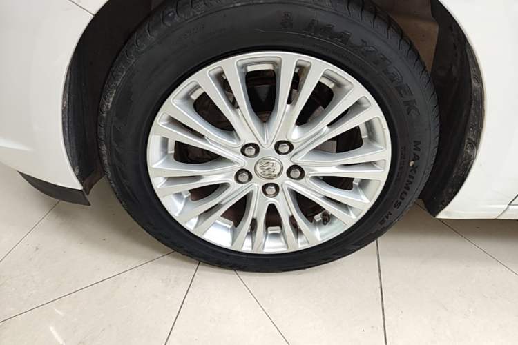 Used Buick GT 2016 15N Automatic Elite Edition Left Front Wheel Hub