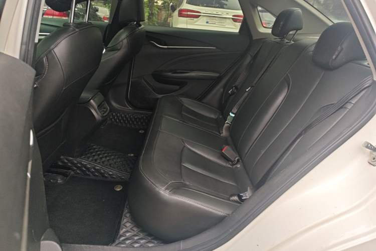Used Buick GT 2016 18T Dual-Clutch Luxury Model Left Rear Seat