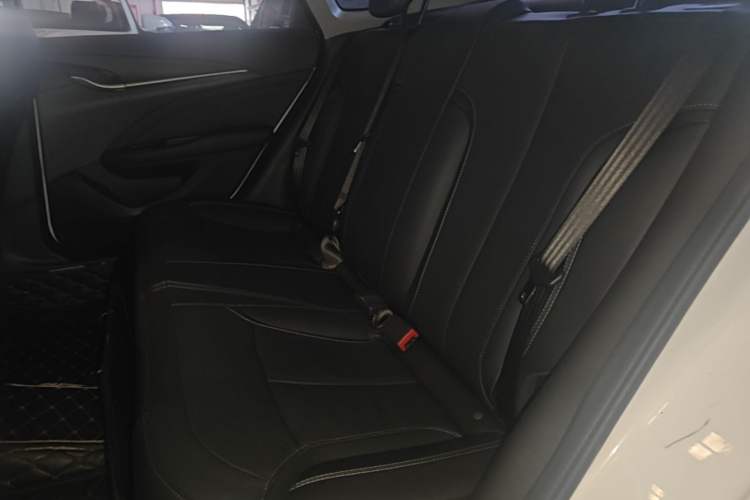 Used Buick GT 2016 18T Dual-Clutch Luxury Model Left Rear Seat