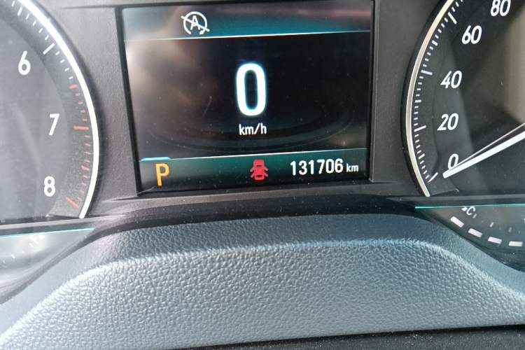 Used Buick GT 2016 18T Dual-Clutch Elite Model Odometer Close Up