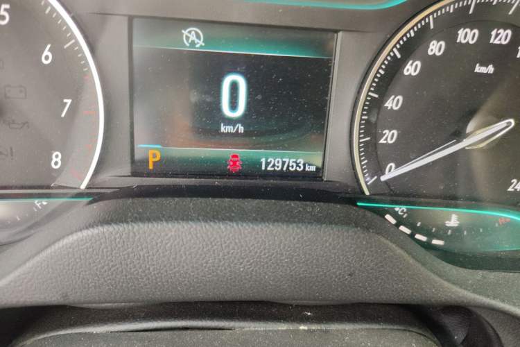 Used Buick GT 2016 15N Automatic Elite Edition Odometer Close Up