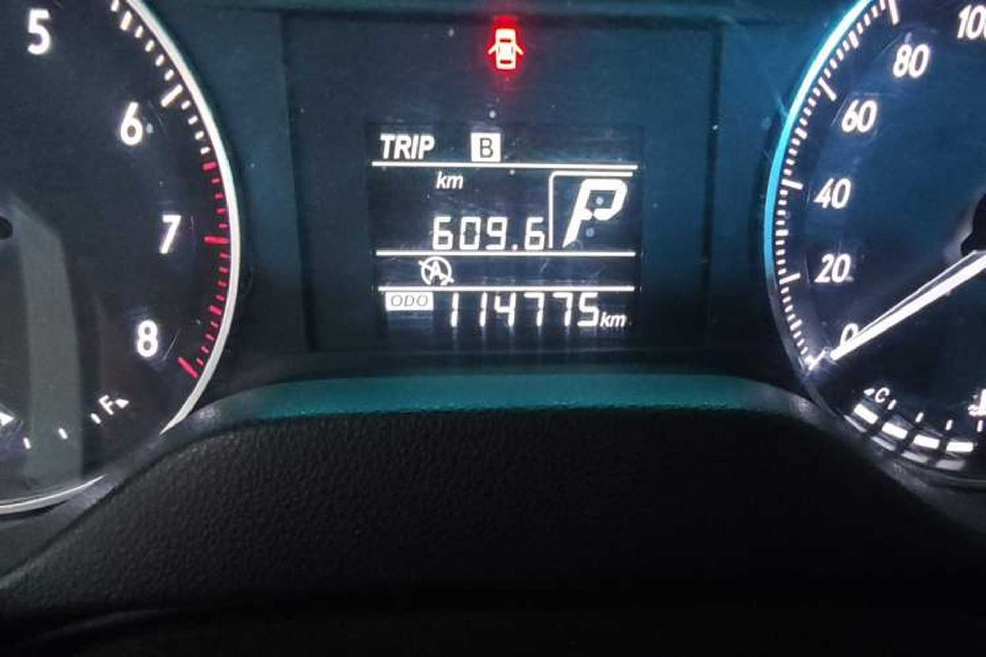 Used Buick GT 2016 15N Automatic Entry-Level Trim Odometer Close Up