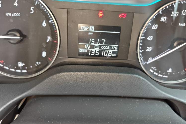 Used Buick GT 2016 15N Manual Entry-Level Trim Odometer Close Up