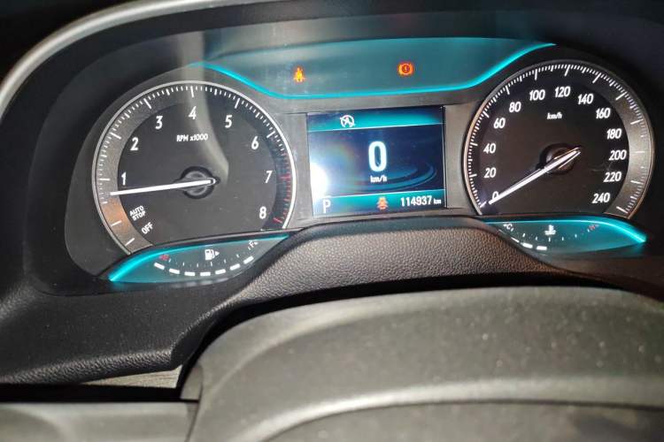 Used Buick GT 2016 15N Automatic Elite Edition Odometer Close Up