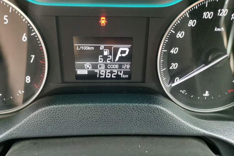 Used Buick GT 2016 15N Automatic Entry-Level Trim Odometer Close Up