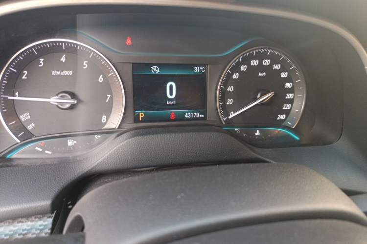 Used Buick GT 2016 15N Automatic Luxury Edition Odometer Close Up