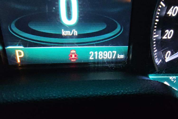 Used Buick GT 2016 15N Automatic Elite Edition Odometer Close Up