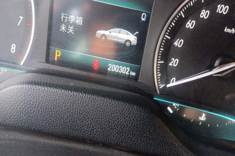 Used Buick GT 2016 15N Automatic Elite Edition Odometer Close Up