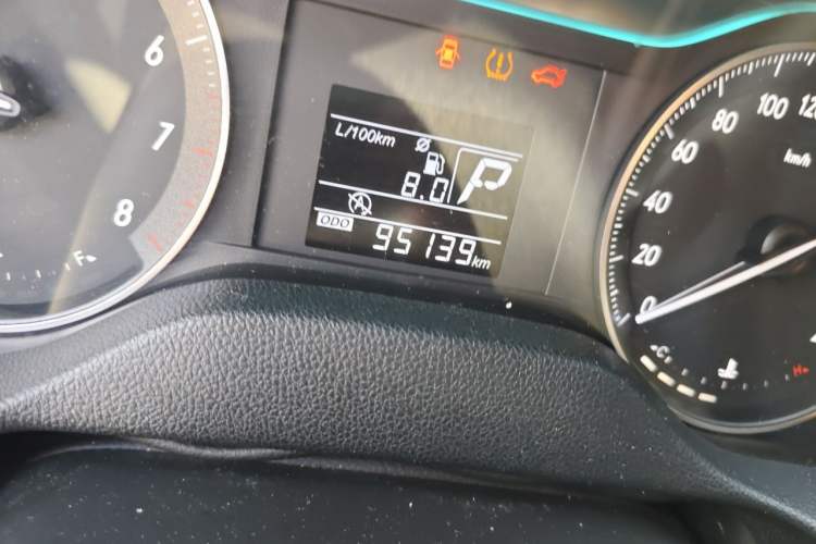Used Buick GT 2016 15N Automatic Entry-Level Trim Odometer Close Up