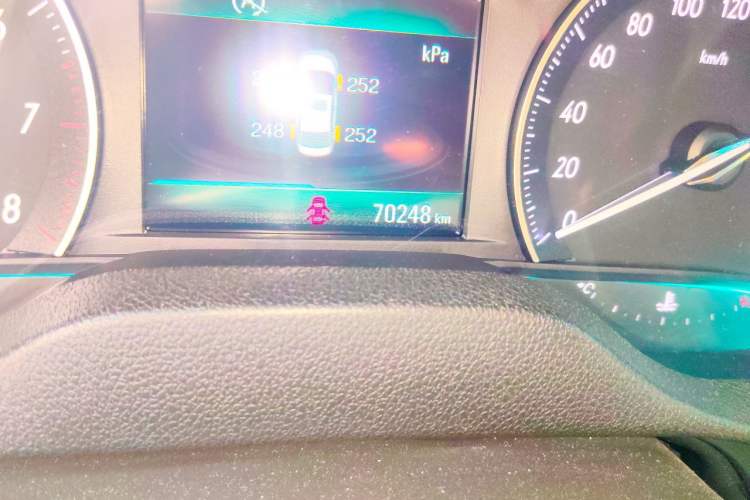 Used Buick GT 2016 15N Manual Elite Edition Odometer Close Up