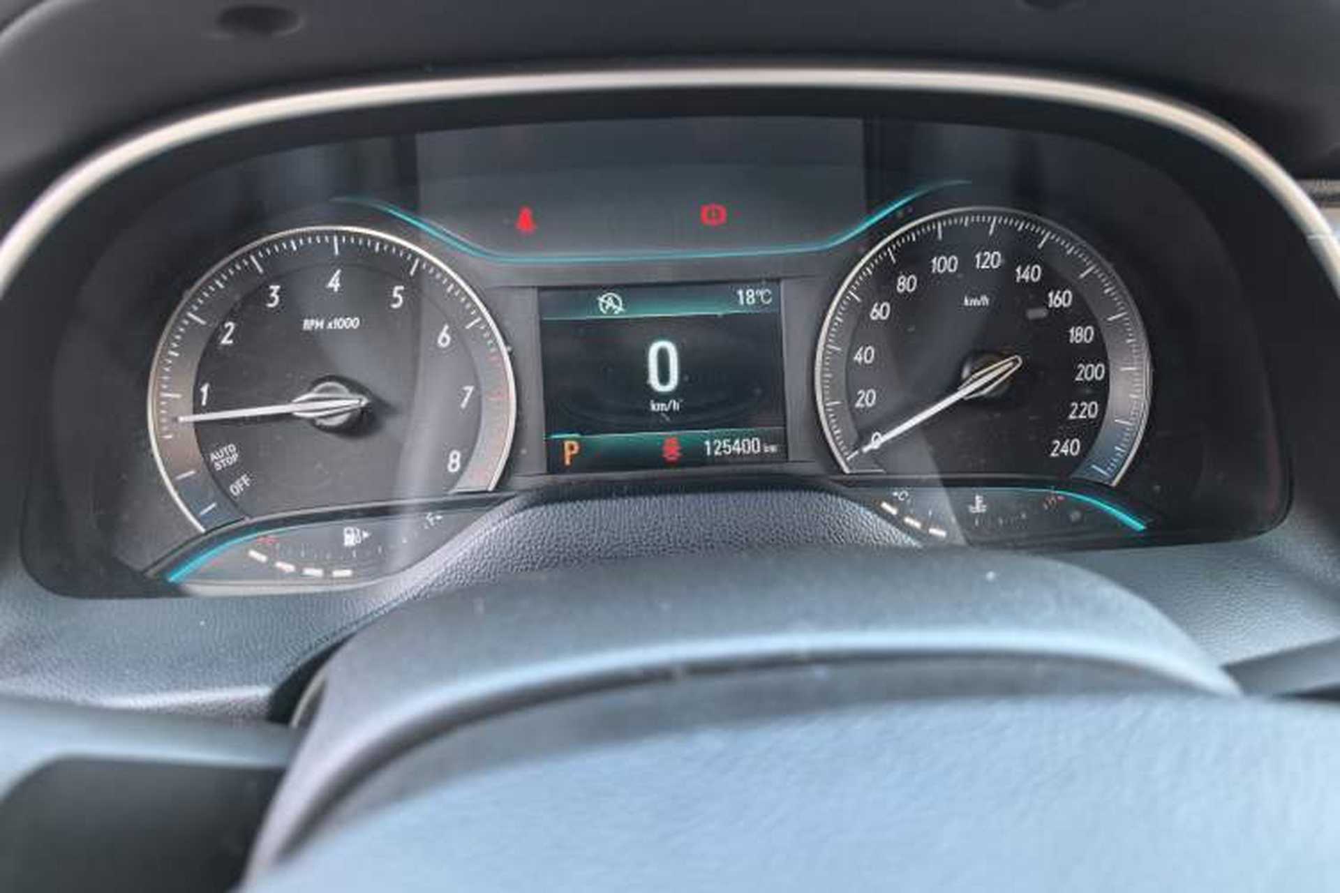 Used Buick GT 2016 15N Automatic Luxury Edition Odometer Close Up