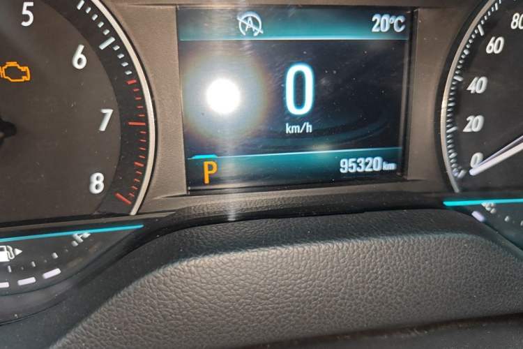 Used Buick GT 2016 18T Dual-Clutch Luxury Model Odometer Close Up