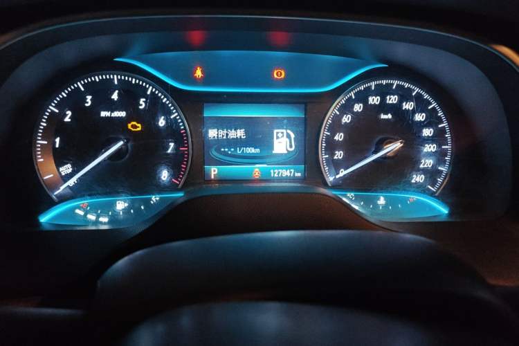 Used Buick GT 2016 15N Automatic Entry-Level Trim Odometer Close Up