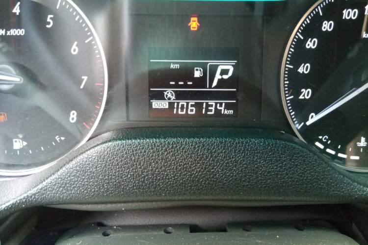 Used Buick GT 2016 15N Automatic Entry-Level Trim Odometer Close Up