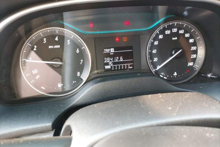 Used Buick GT 2016 15N Manual Entry-Level Trim Odometer Close Up