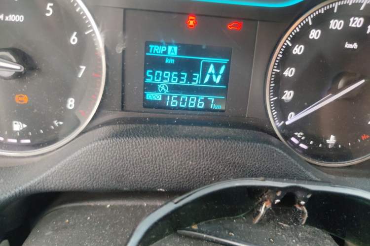 Used Buick GT 2016 15N Automatic Entry-Level Trim Odometer Close Up
