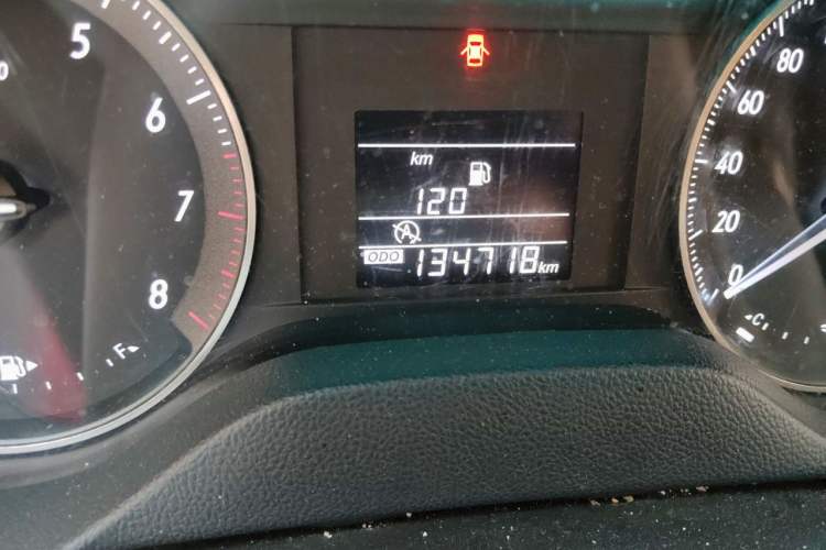 Used Buick GT 2016 15N Manual Entry-Level Trim Odometer Close Up