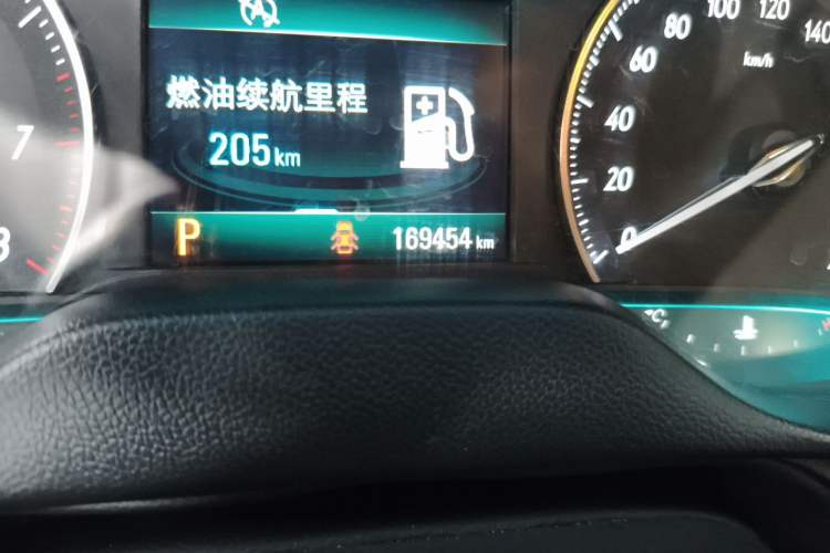 Used Buick GT 2016 15N Automatic Elite Edition Odometer Close Up