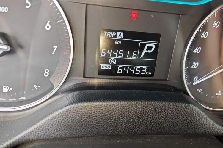 Used Buick GT 2016 15N Automatic Entry-Level Trim Odometer Close Up