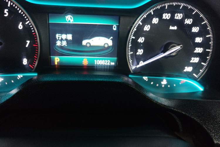 Used Buick GT 2016 15N Automatic Elite Edition Odometer Close Up