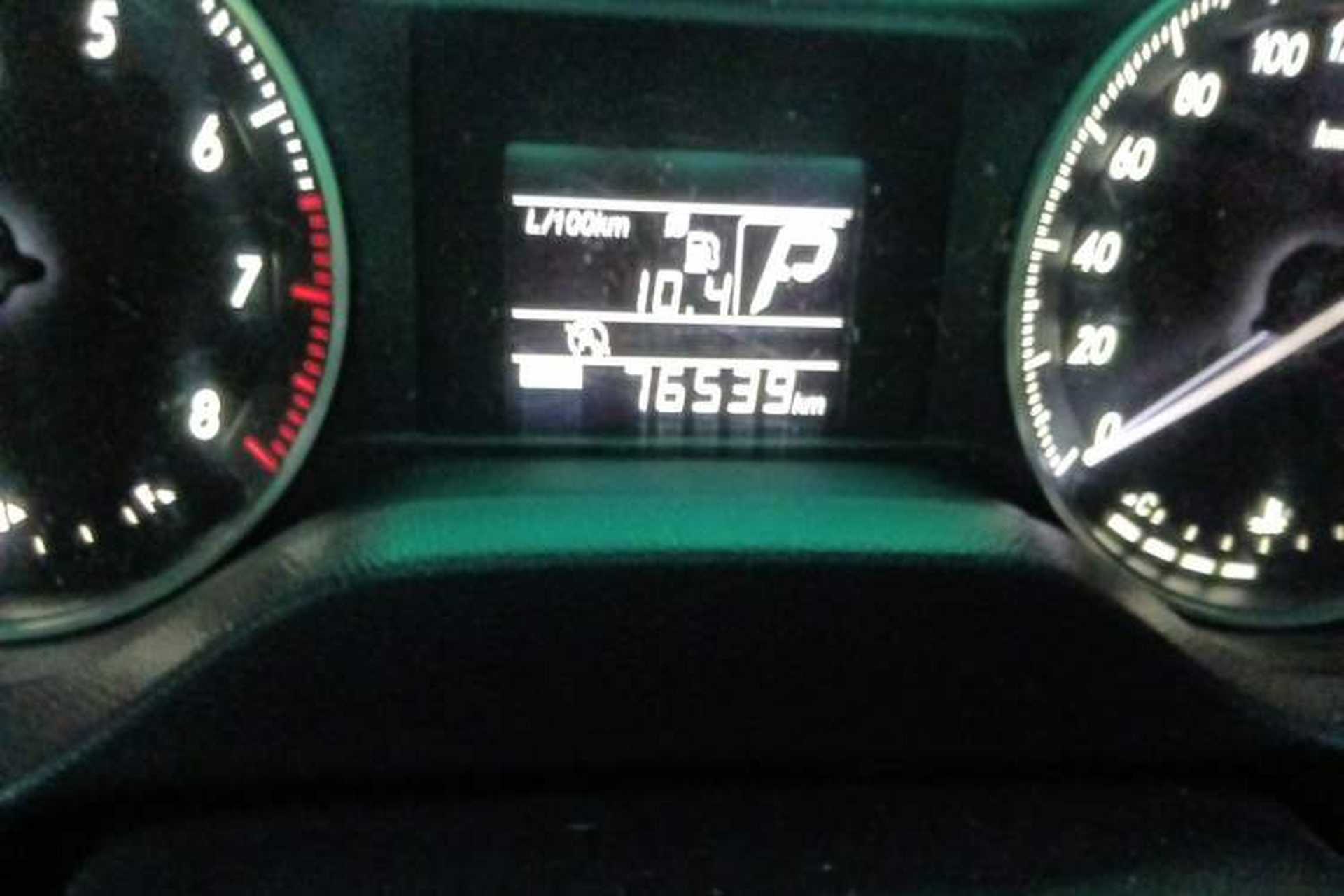 Used Buick GT 2016 15N Automatic Entry-Level Trim Odometer Close Up