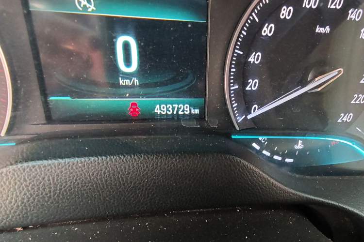 Used Buick GT 2016 15N Manual Elite Edition Odometer Close Up