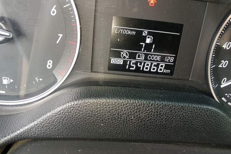 Used Buick GT 2016 15N Manual Entry-Level Trim Odometer Close Up