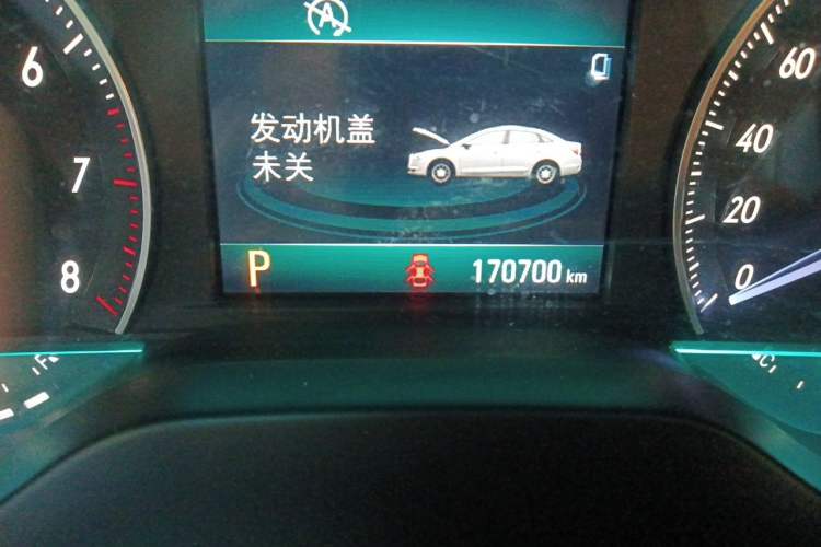 Used Buick GT 2016 15N Automatic Elite Edition Odometer Close Up