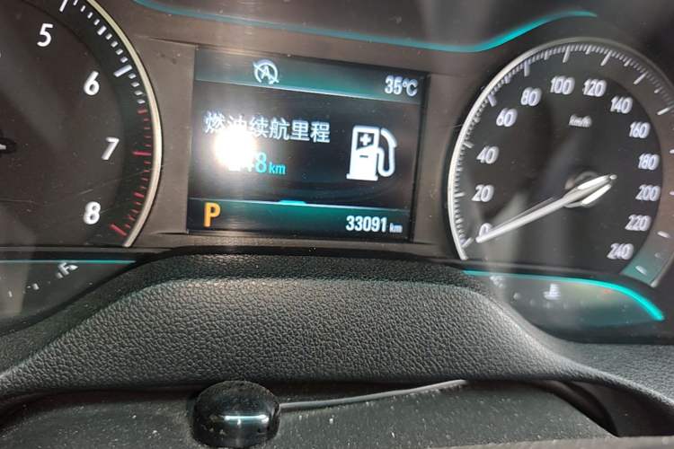 Used Buick GT 2016 15N Automatic Luxury Edition Odometer Close Up