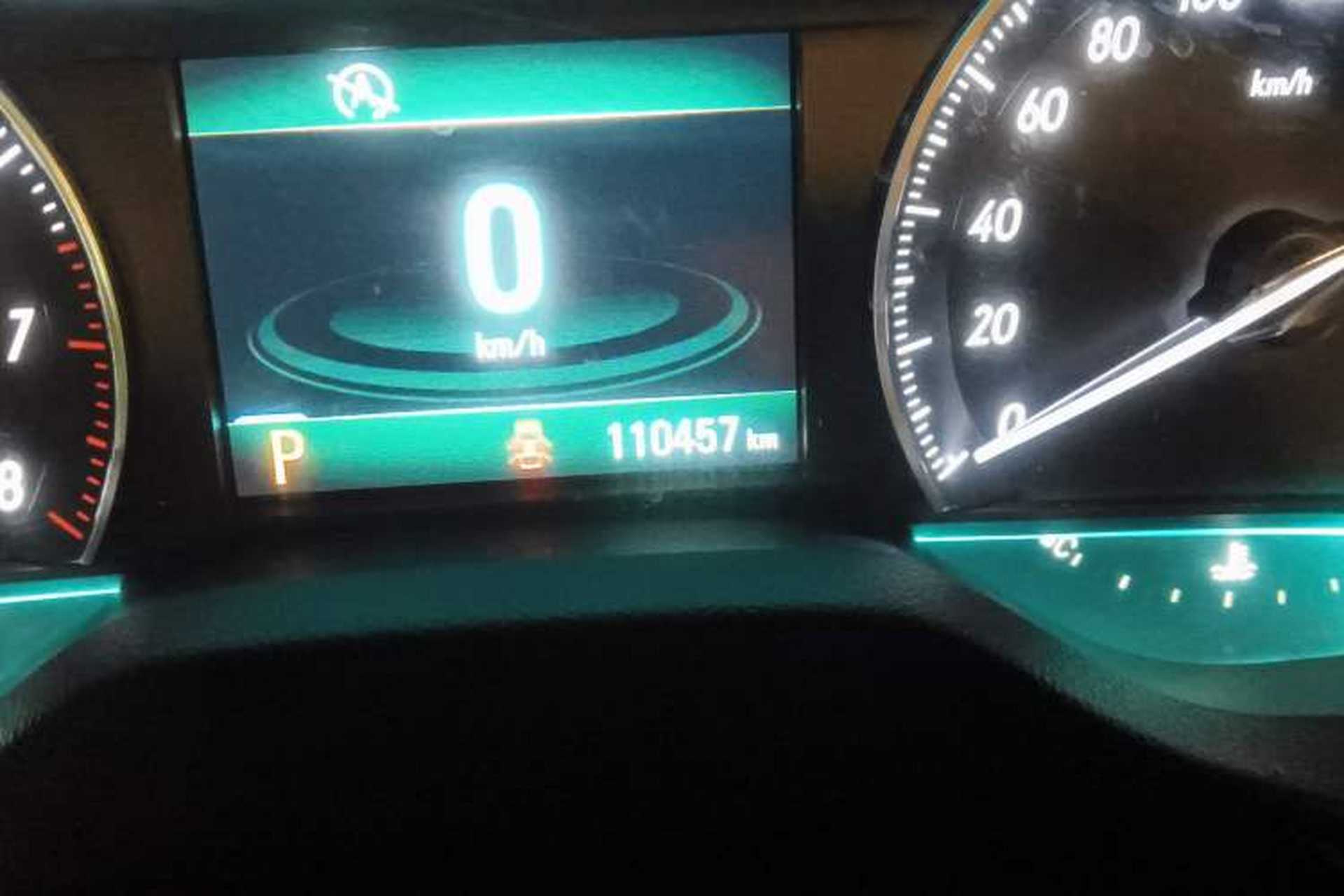 Used Buick GT 2016 15N Automatic Elite Edition Odometer Close Up