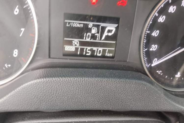 Used Buick GT 2016 15N Automatic Entry-Level Trim Odometer Close Up