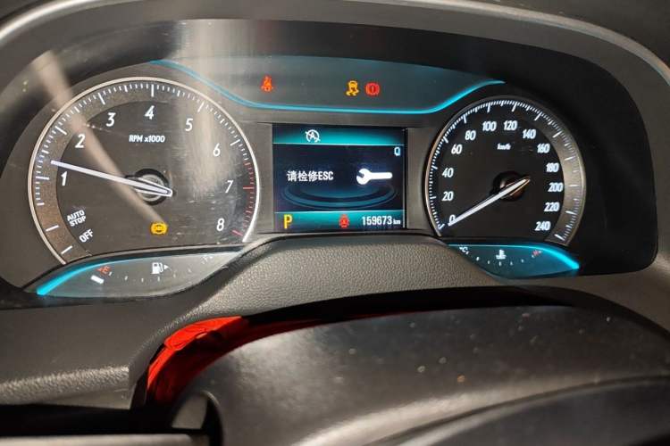 Used Buick GT 2016 18T Dual-Clutch Elite Model Odometer Close Up