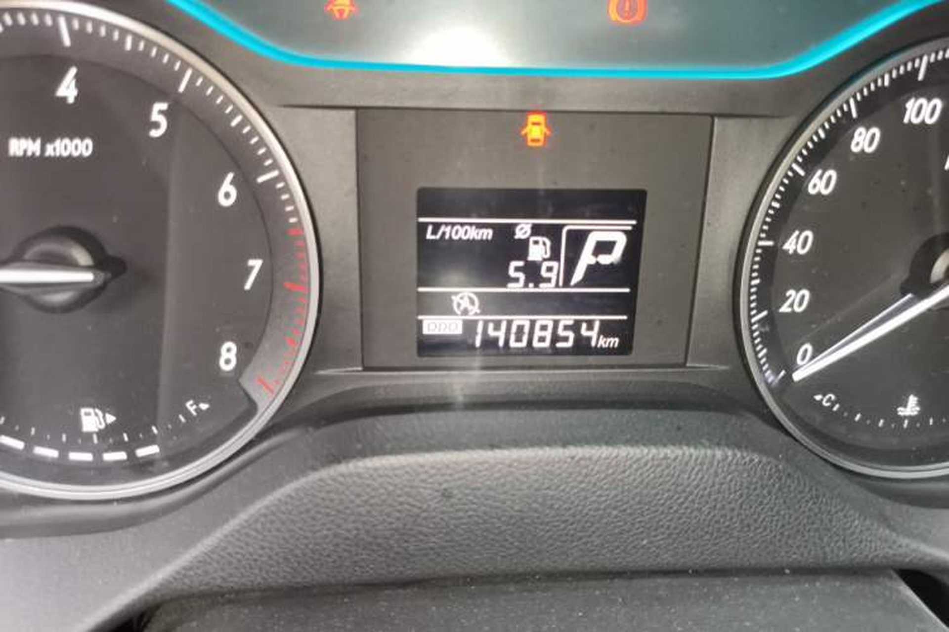 Used Buick GT 2016 15N Automatic Entry-Level Trim Odometer Close Up