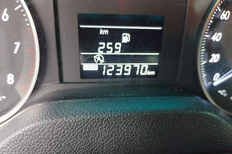 Used Buick GT 2016 15N Manual Entry-Level Trim Odometer Close Up